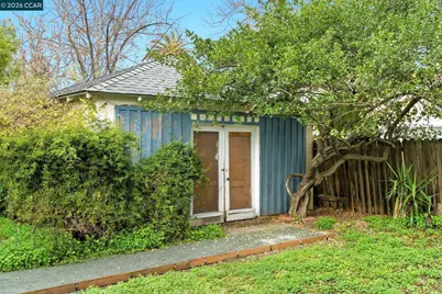 2142 Grant St, Concord, CA 94520 - Photo 31