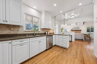 13000 Neptune Dr, San Leandro, CA 94577 - Photo 11