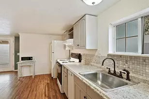 511 1/2 Locust St, Lodi, CA 95240 - Photo 5