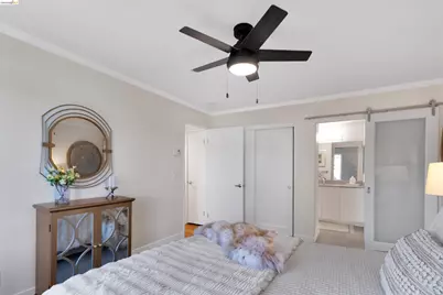 22 Schooner Ct, Richmond, CA 94804 - Photo 25