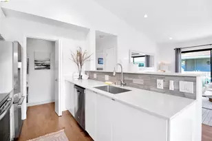 22 Schooner Ct, Richmond, CA 94804 - Photo 11