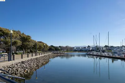 22 Schooner Ct, Richmond, CA 94804 - Photo 41