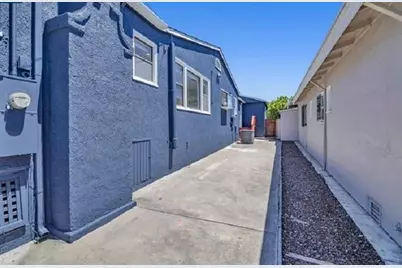 2468 Maxwell Ave, Oakland, CA 94601 - Photo 3