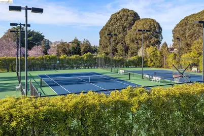 20 Marina Lakes Dr, Richmond, CA 94804 - Photo 31