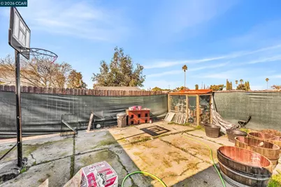 104 Alvarado Ave, Pittsburg, CA 94565 - Photo 31