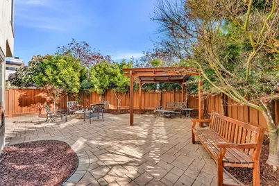 30300 Meridien Cir, Union City, CA 94587 - Photo 31