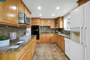 922 Coral Dr, Rodeo, CA 94572 - Photo 23