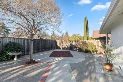 7825 Fairoaks Dr, Pleasanton, CA 94588 - Photo 57