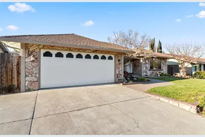 7825 Fairoaks Dr, Pleasanton, CA 94588 - Photo 3