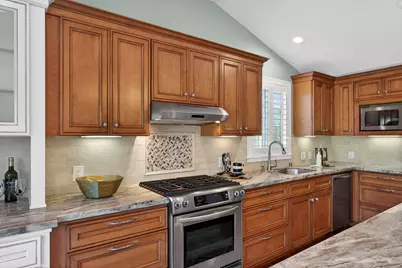 1625 Endriss Dr, Martinez, CA 94553 - Photo 15