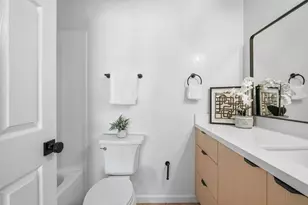 322 Hanover Ave, Oakland, CA 94606 - Photo 13