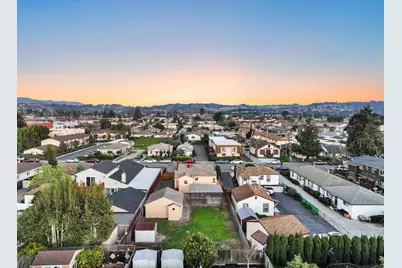 20911 Chester St, Castro Valley, CA 94546 - Photo 17