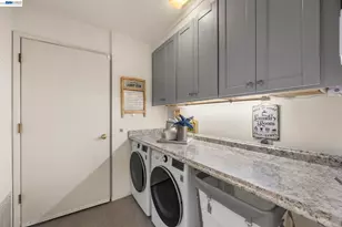 3009 Triumph Dr, Alameda, CA 94501 - Photo 23