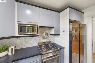 3009 Triumph Dr, Alameda, CA 94501 - Photo 13