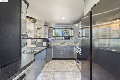 3009 Triumph Dr, Alameda, CA 94501 - Photo 11