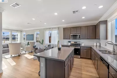 1492 Monument Ln, Fairfield, CA 94533 - Photo 9