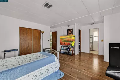 137 Valencia, Fairfield, CA 94533 - Photo 13