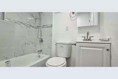 2076 Harrington Ave, Oakland, CA 94601 - Photo 17