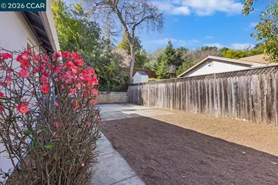 848 Cumberland Dr, Pleasant Hill, CA 94523 - Photo 23