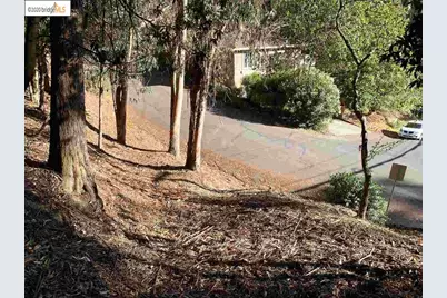 6696 Moore Dr, Oakland, CA 94611 - Photo 11