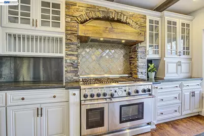 19029 Carlton Ave, Castro Valley, CA 94546 - Photo 23