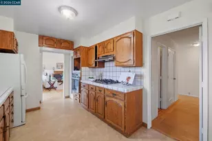 1021 Ulfinian Way, Martinez, CA 94553 - Photo 11