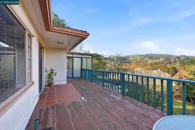 1021 Ulfinian Way, Martinez, CA 94553 - Photo 33