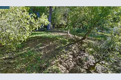 6030 Girvin Dr, Oakland, CA 94611 - Photo 39