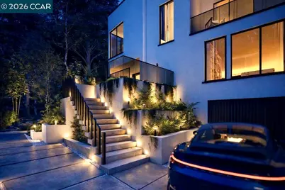 6030 Girvin Dr, Oakland, CA 94611 - Photo 15