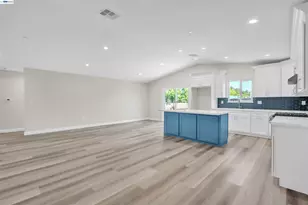 4221 Mcdermott Dr, Pittsburg, CA 94565 - Photo 9