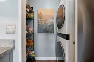 184 Schooner Ct, Richmond, CA 94804 - Photo 13