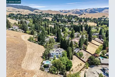 3911 Deer Trail Ln, Danville, CA 94506 - Photo 55