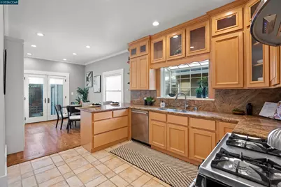 5428 Ruth Ave, Oakland, CA 94601 - Photo 7