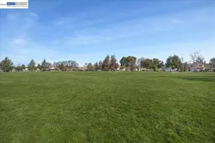 1042 Dana Cir, Livermore, CA 94550 - Photo 55