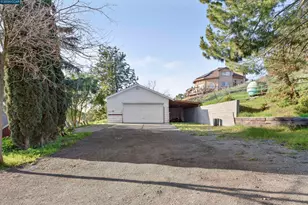 1956 Holly Dr, Concord, CA 94521 - Photo 53