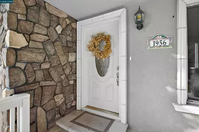1956 Holly Dr, Concord, CA 94521 - Photo 5