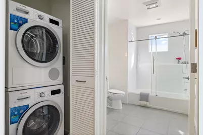 6465 San Pablo Ave #306, Oakland, CA 94608 - Photo 17