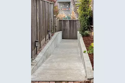 1447 Kains Ave, Berkeley, CA 94702 - Photo 37