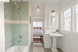 1135 Parker St, Berkeley, CA 94702 - Photo 17