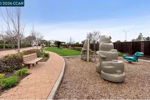 1 Avocet Ct, Alameda, CA 94501 - Photo 33