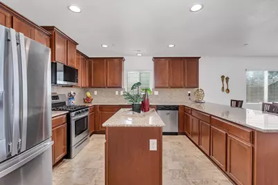 336 Solano St, Madera, CA 93638 - Photo 9