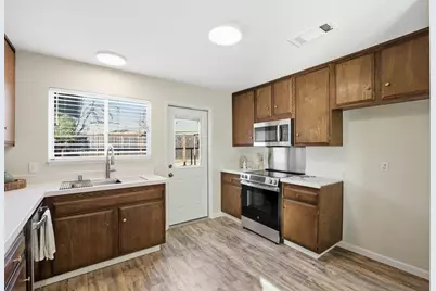 5251 Peony Dr, Livermore, CA 94551 - Photo 15