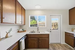 5251 Peony Dr, Livermore, CA 94551 - Photo 17