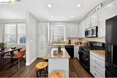 390 Caravaggio Cir, Sacramento, CA 95835 - Photo 13