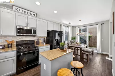 390 Caravaggio Cir, Sacramento, CA 95835 - Photo 9