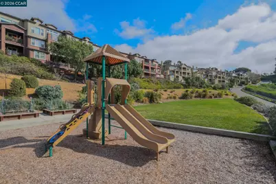 6415 Blue Rock Ct, Oakland, CA 94605 - Photo 29