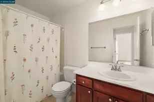 6415 Blue Rock Ct, Oakland, CA 94605 - Photo 23