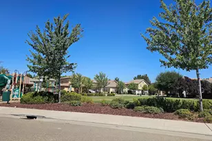 9489 California Oak Cir, Patterson, CA 95363 - Photo 7