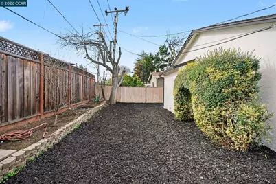 1522 Thornwood Dr, Concord, CA 94521 - Photo 23