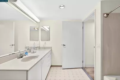 988 Franklin St #707, Oakland, CA 94607 - Photo 41